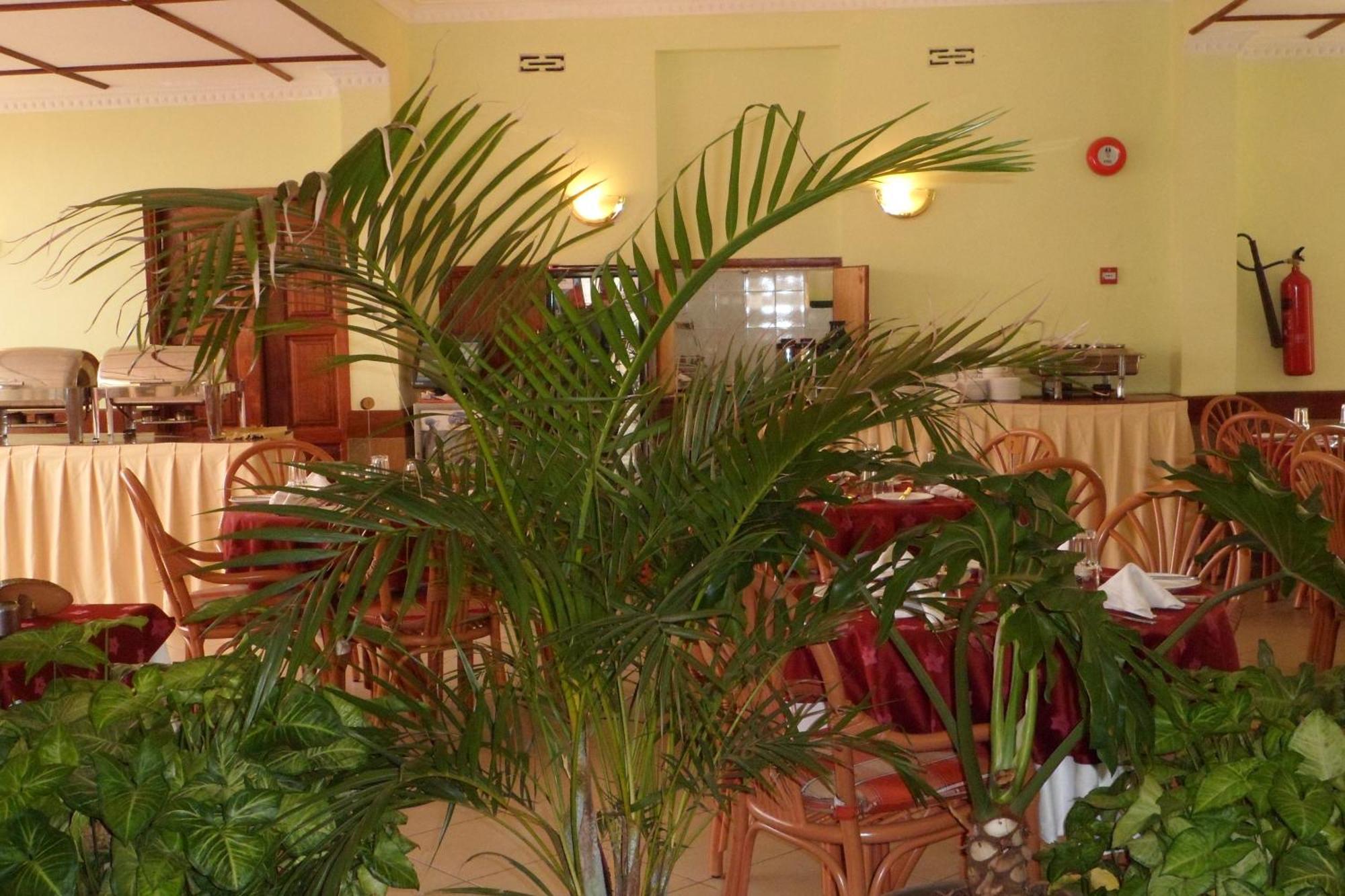 Ack Guest House Nairobi Bagian luar foto