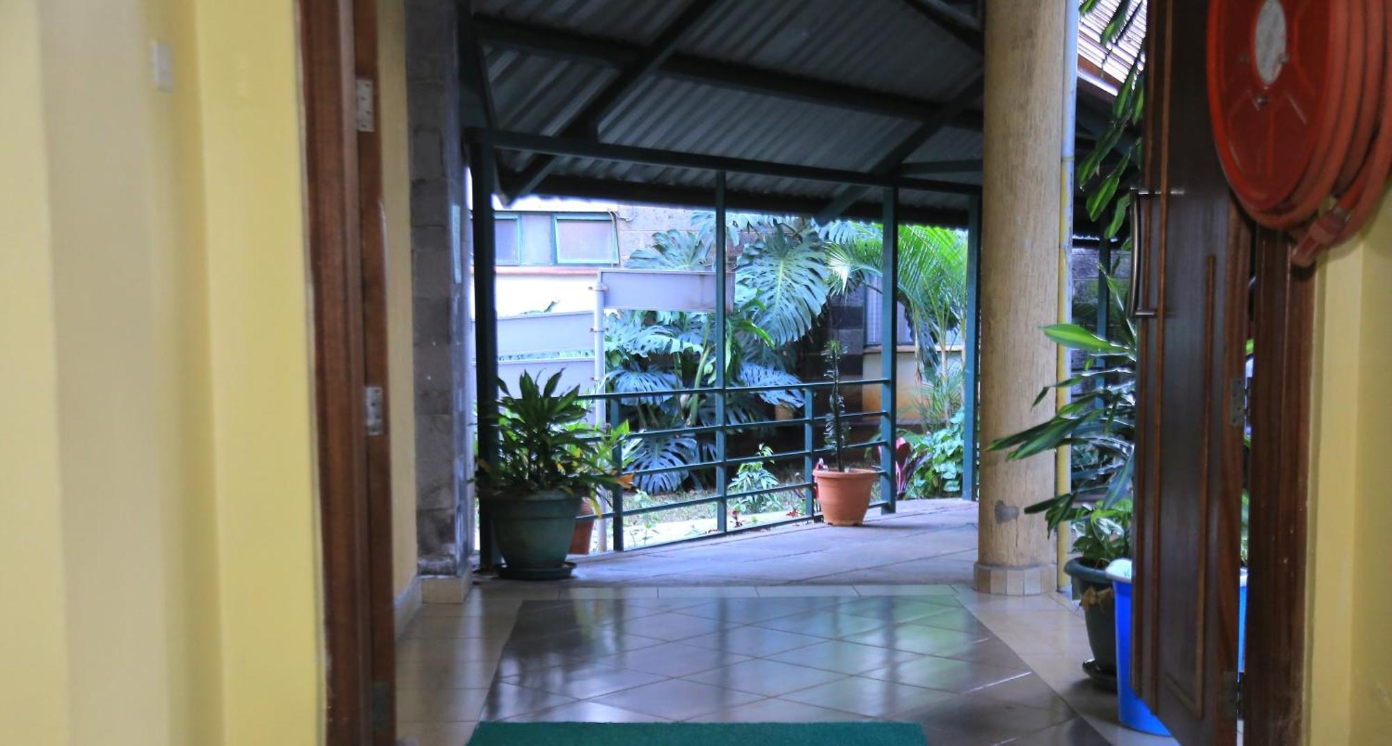 Ack Guest House Nairobi Bagian luar foto